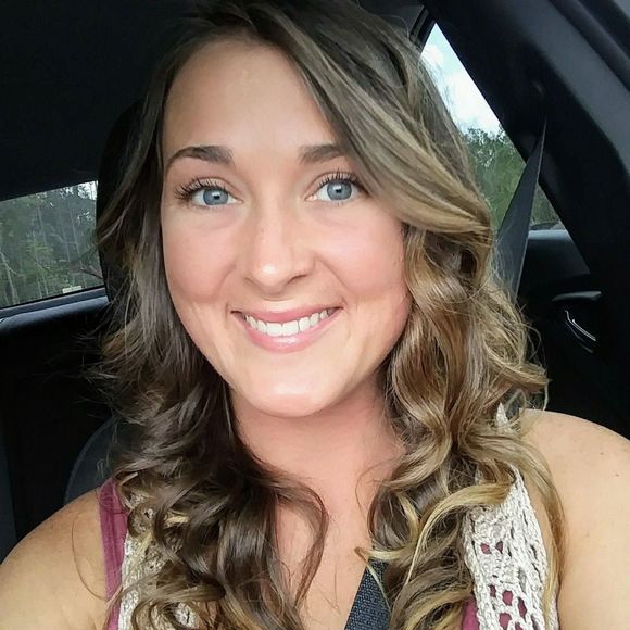 Meet your Posher, Olivia - Picture 1 of 1